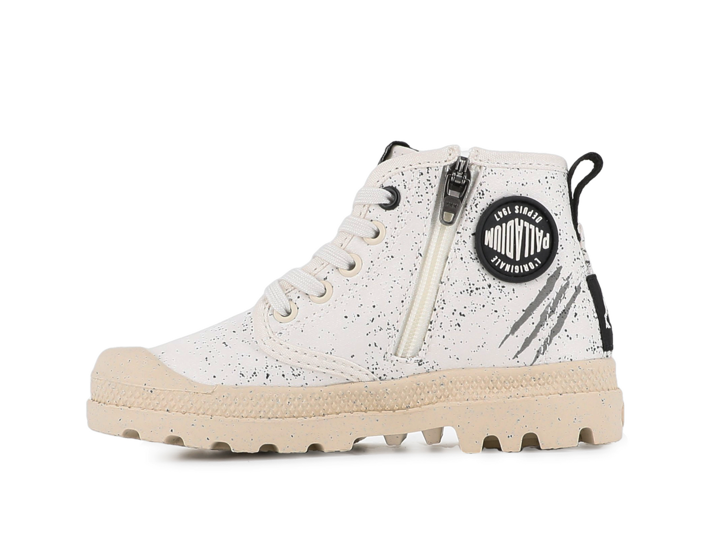 54497-180-M | PAMPA DEMODOG KID | CREAM WHITE